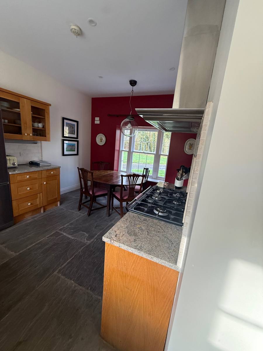 Lodge: Kitchen